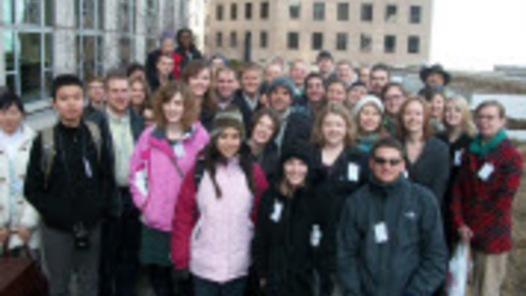 Forty-Five Students Go to Chicago to Learn About Housing and Sustainability in The City